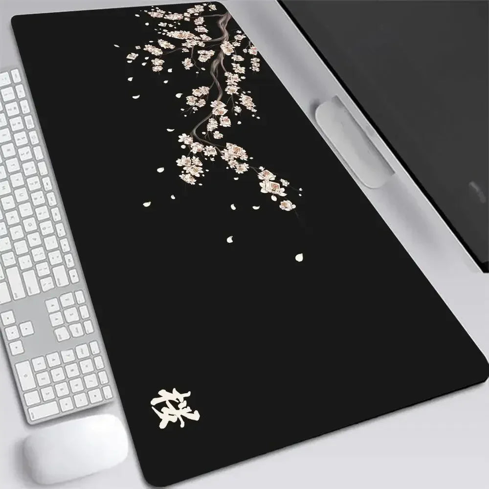 Japanisches Kirschblüten-Mauspad XXL in Grau – großes Schreibtischpad für Laptops und Gaming. – Produktfoto