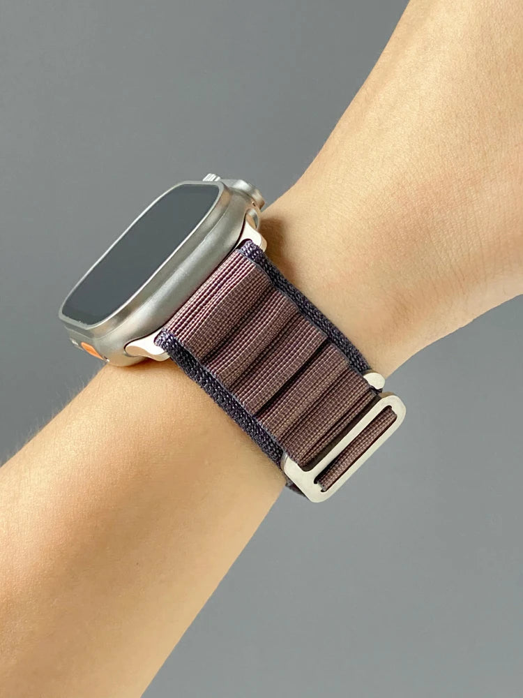 Alpine Loop Armband – Apple Watch Ultra & Series 7–11, alle Größen – Produktfoto