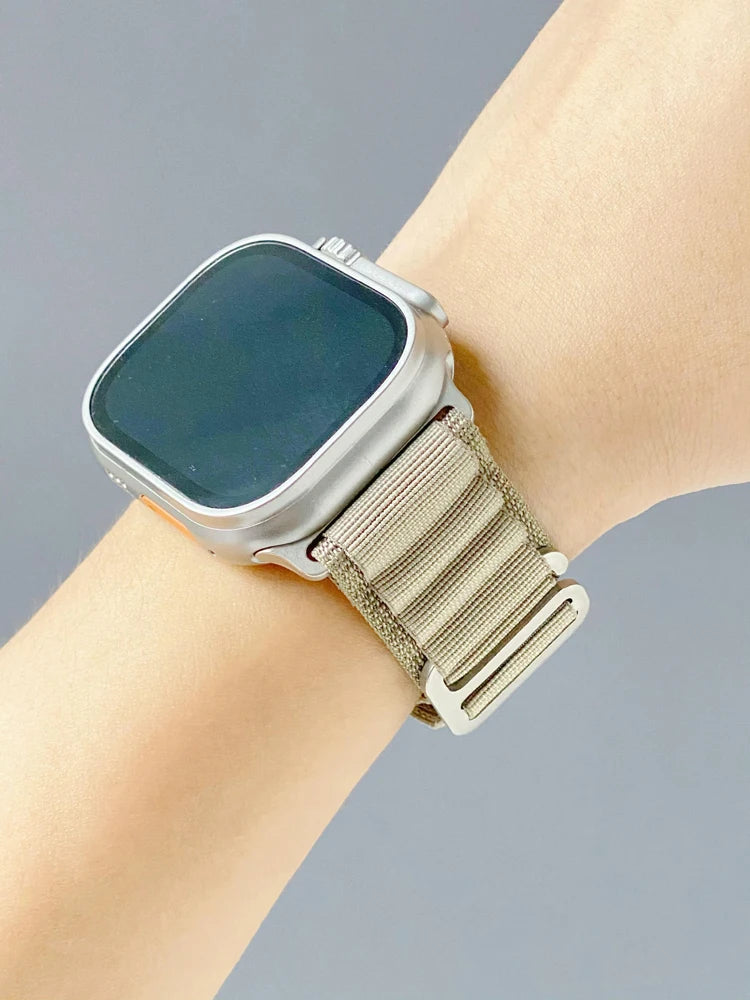 Alpine Loop Armband – Apple Watch Ultra & Series 7–11, alle Größen – Produktfoto